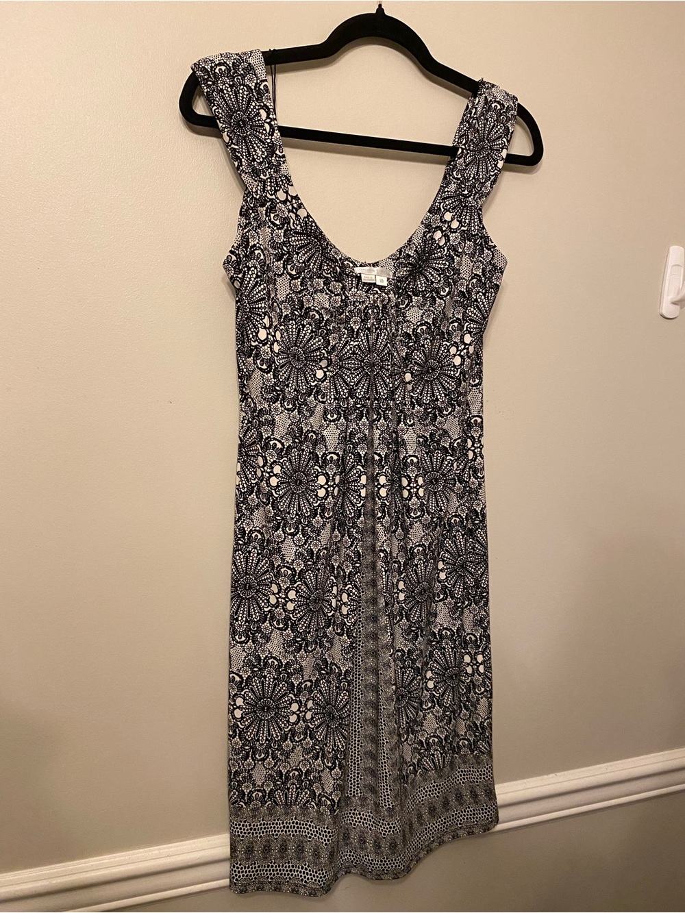London Times Black & White Floral Scoop Neck Midi Dress